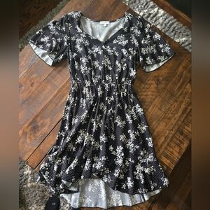 Socialite Black & White Floral Dress Size Small